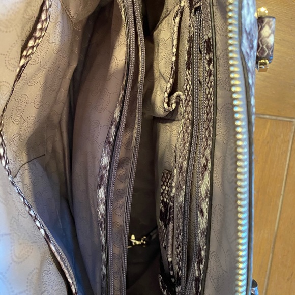 Michael Kors animal print satchel - Picture 3 of 5